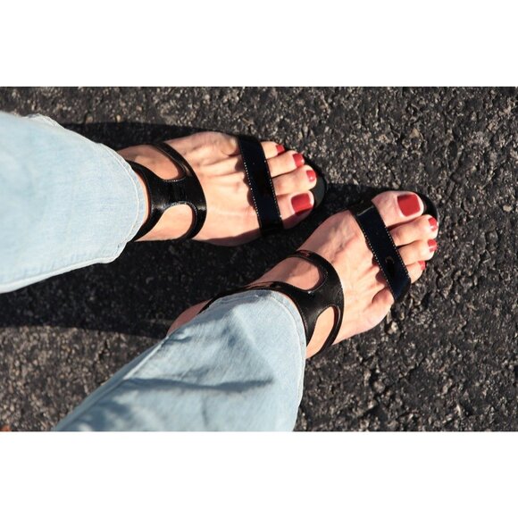 Ralph Lauren Jacquelle Size 8 Strappy Black Patent Leather Heels Shoes Buckle - Picture 2 of 11